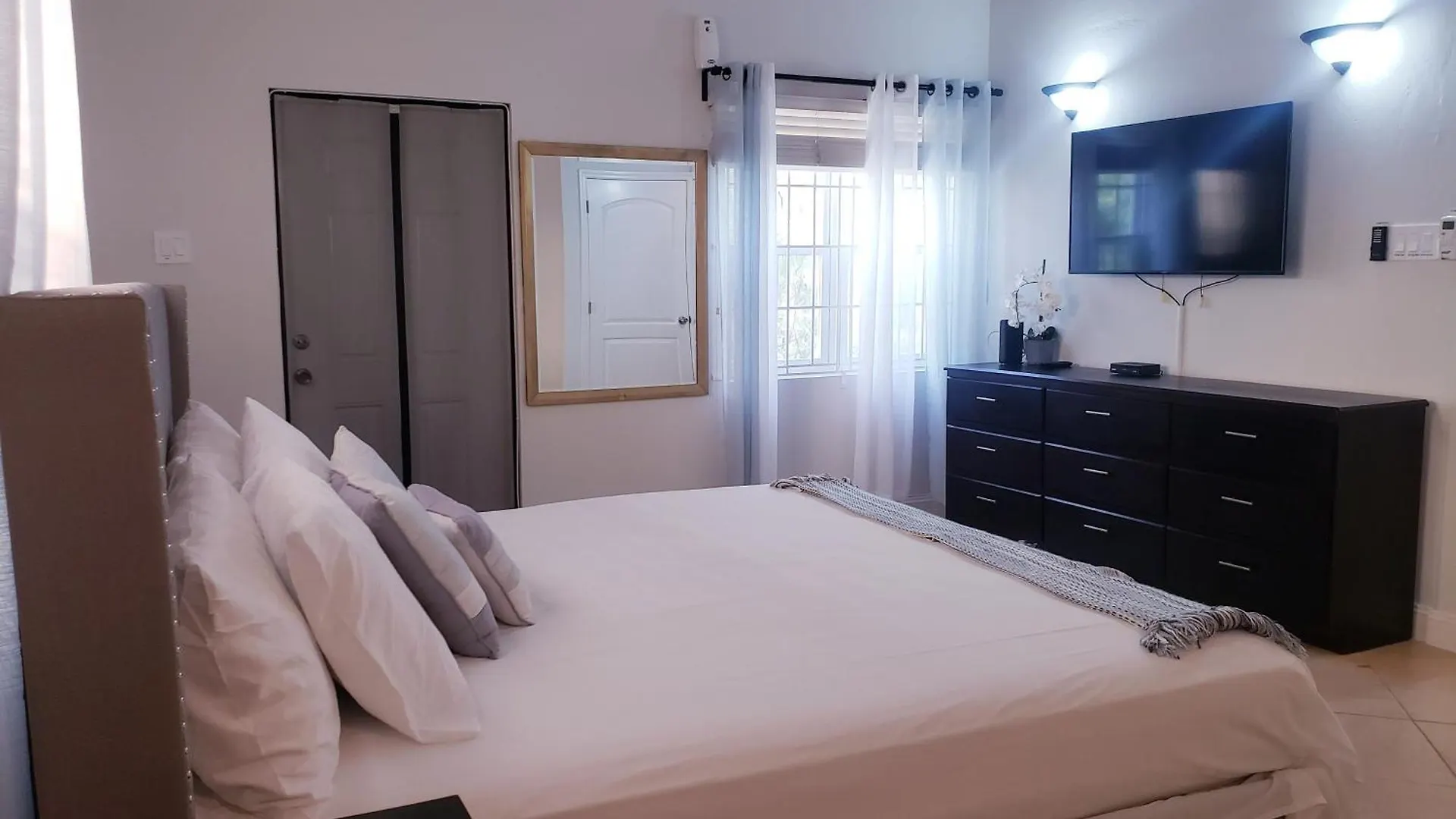 Ivys Luxury Townhouse Apartamento Montego Bay